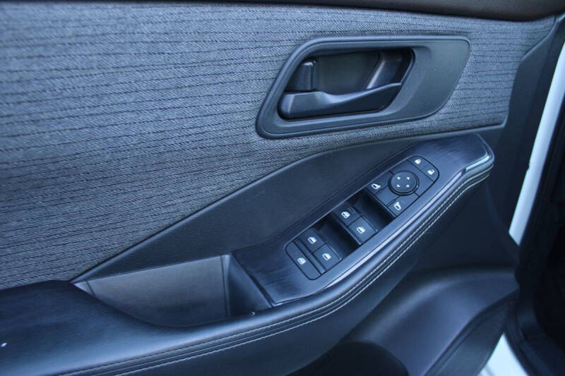 2022 Nissan Rogue S