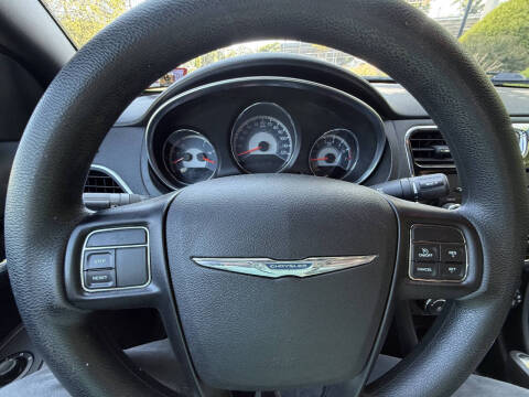 2013 Chrysler 200 LX
