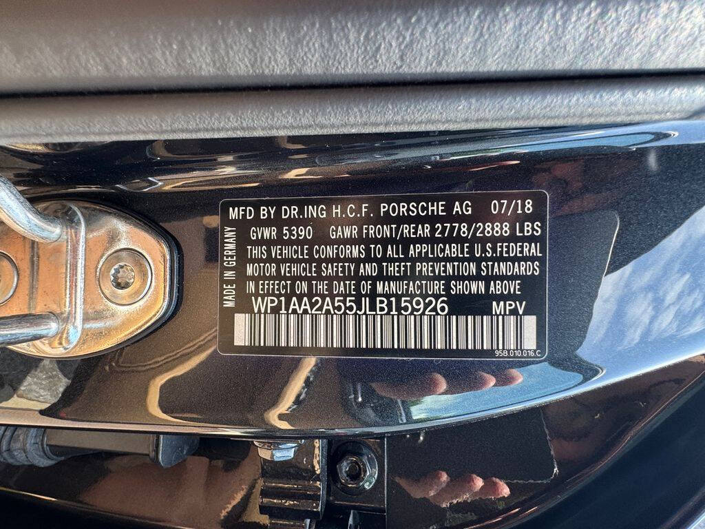 Volcano Grey Metallic 2018 Porsche Macan Base AWD 4dr SUV 38