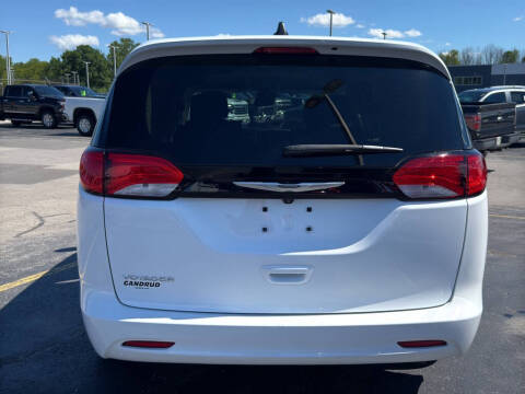 2024 Chrysler Voyager LX