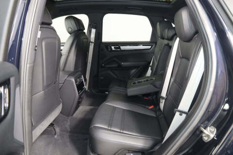 2023 Porsche Cayenne Platinum Edition