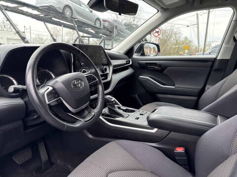 2023 Toyota Highlander LE