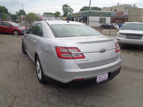 2015 Ford Taurus SEL