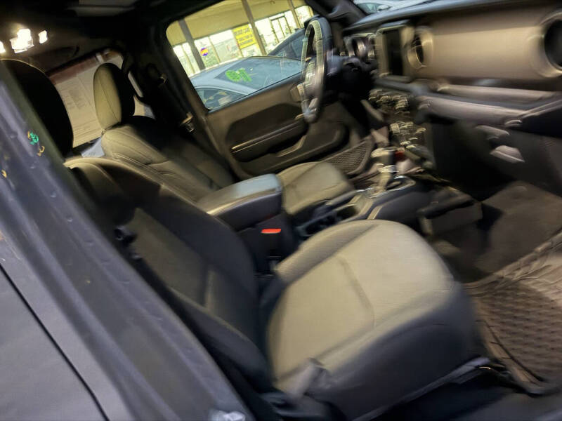 2020 Jeep Gladiator Sport