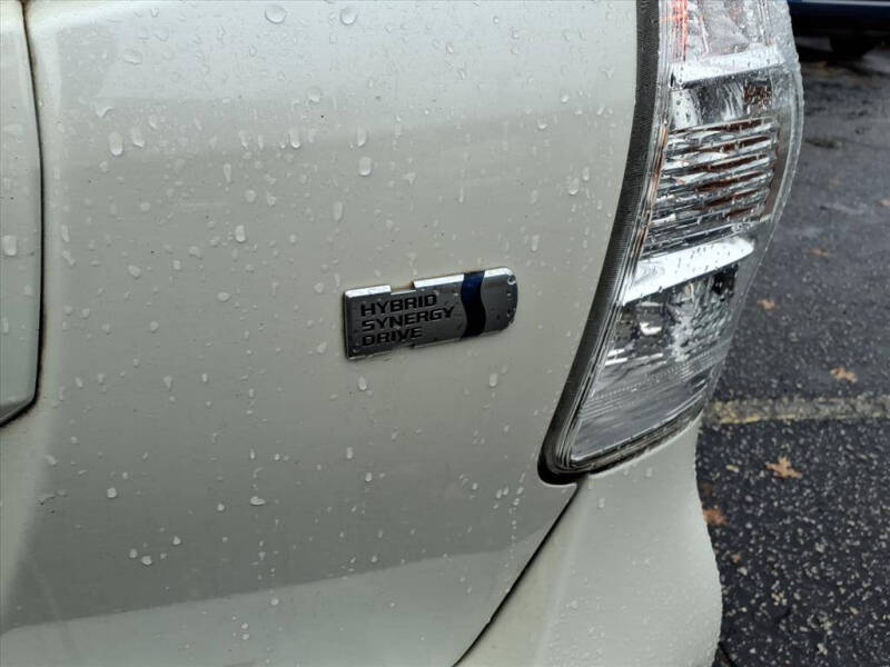 2013 Toyota Prius v Five