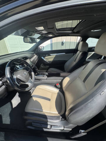 2017 Honda Civic Touring