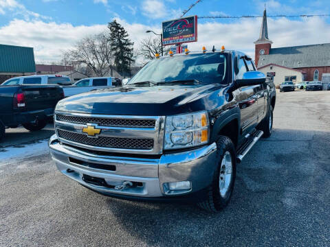 2013 Chevrolet Silverado 1500 for sale at Shakopee Redline Motors in Shakopee MN