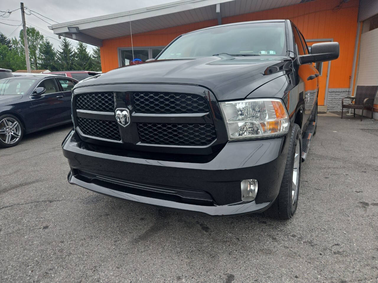 Black 2013 Ram 1500 Express 4x4 Express 4dr Crew Cab 5.5 ft. SB Pickup 1