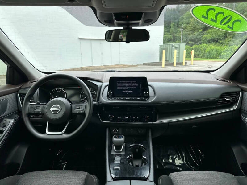 2022 Nissan Rogue SV