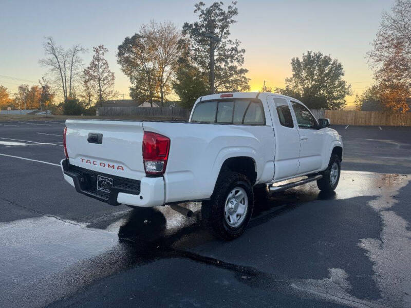 2016 Toyota Tacoma SR
