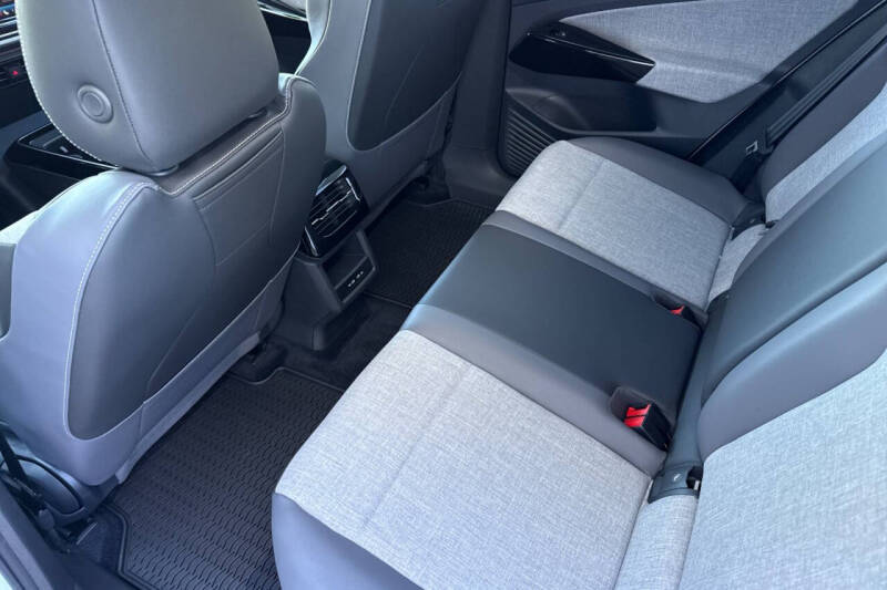 2025 Volkswagen ID.4 Pro