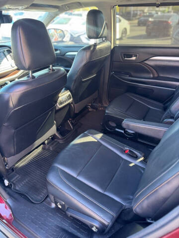 2017 Toyota Highlander SE