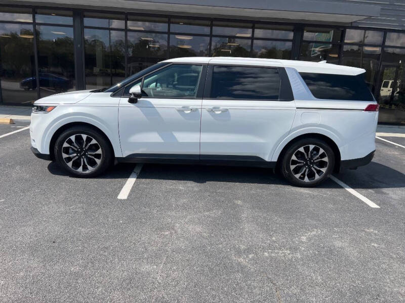 2024 Kia Carnival EX