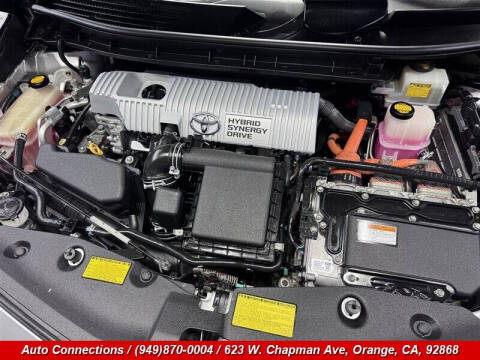 2014 Toyota Prius v Five