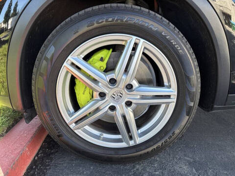 2017 Porsche Cayenne S E-Hybrid
