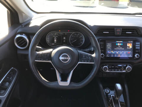 2023 Nissan Versa SR