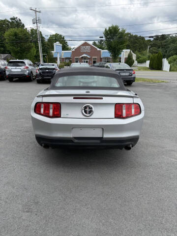 2011 Ford Mustang V6