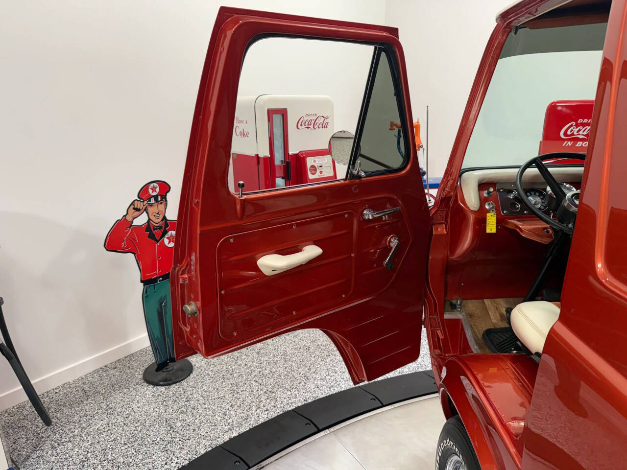 1966 Ford Econoline Supervan 15