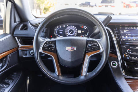 2017 Cadillac Escalade Luxury