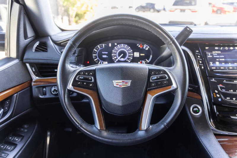 2017 Cadillac Escalade Luxury