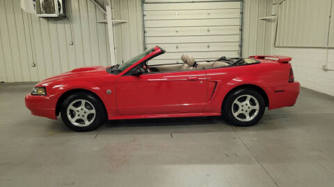 2004 Ford Mustang Deluxe