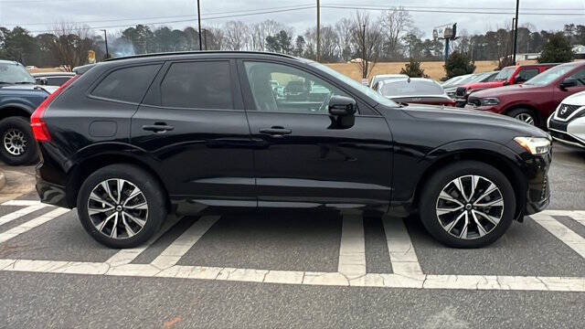 2024 Volvo XC60 B5 Core Dark Theme