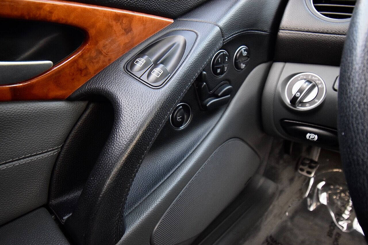 2005 Mercedes-Benz SL-Class 56