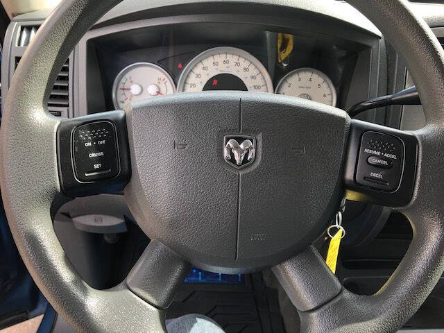 2006 Dodge Dakota for sale at Extreme Auto Plaza in Des Moines, IA