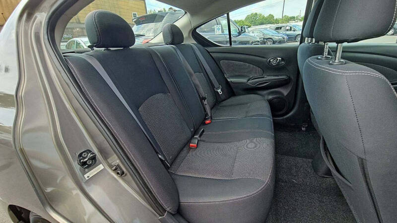 2014 Nissan Versa 1.6 SV