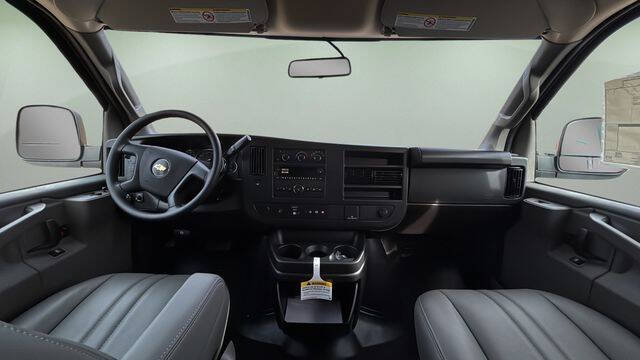 2025 Chevrolet Express 2500