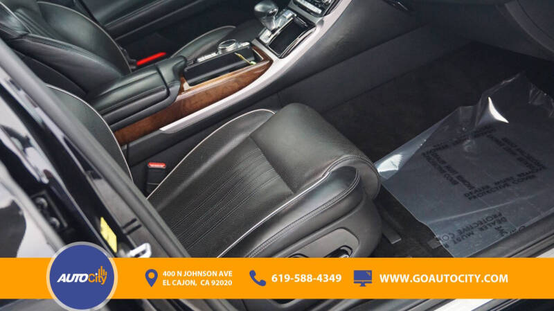 2017 Genesis G90