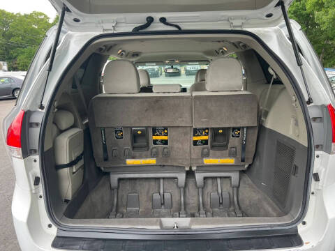 2012 Toyota Sienna