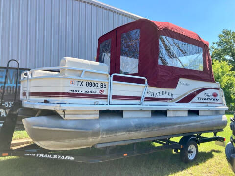 2003 Tracker Sun Tracker Party Barge 18 ft