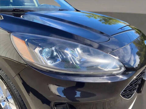 2020 Ford Escape SE