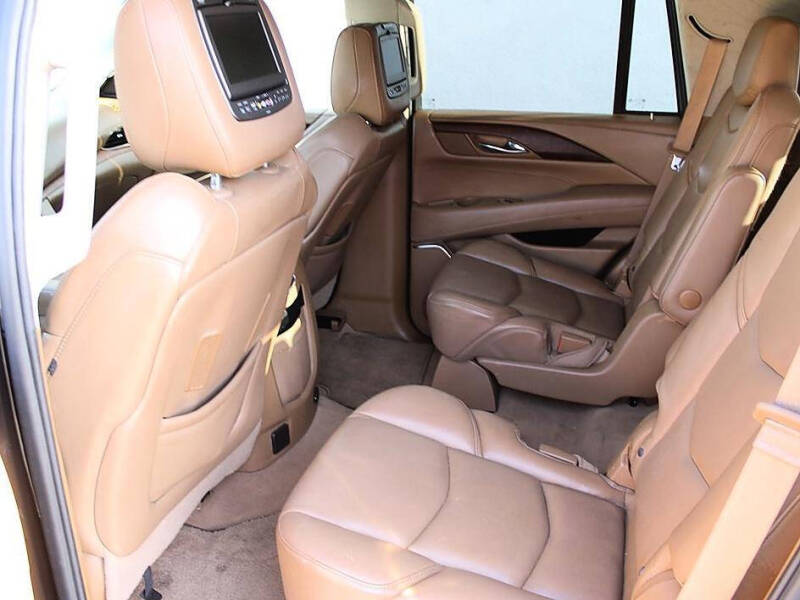 2016 Cadillac Escalade Platinum