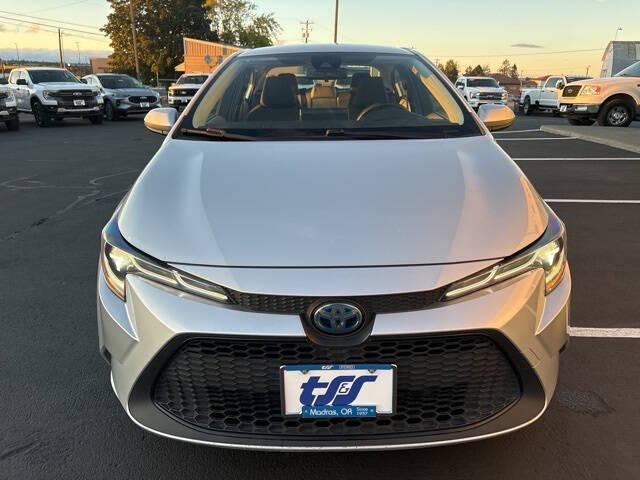 Used 2020 Toyota Corolla LE with VIN JTDEBRBE7LJ016000 for sale in Madras, OR