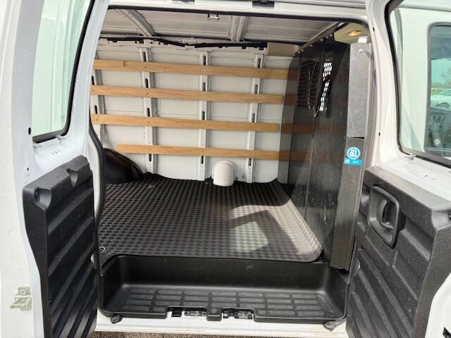 2023 GMC Savana 2500