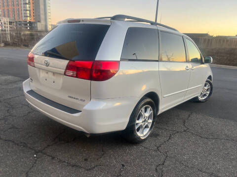 2004 Toyota Sienna