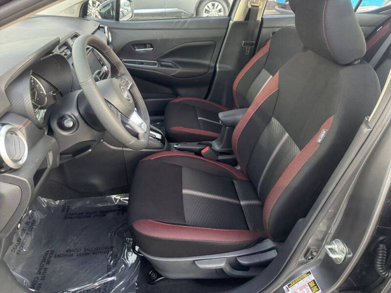 2025 Nissan Versa SR