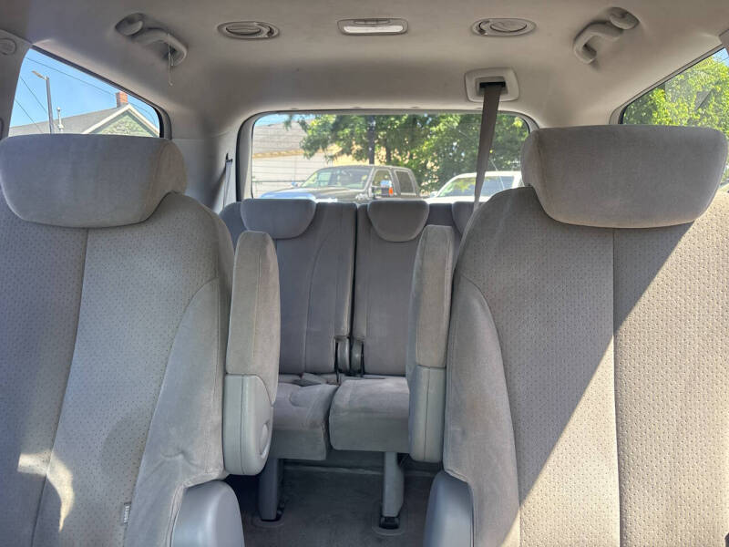 2007 Hyundai Entourage Limited