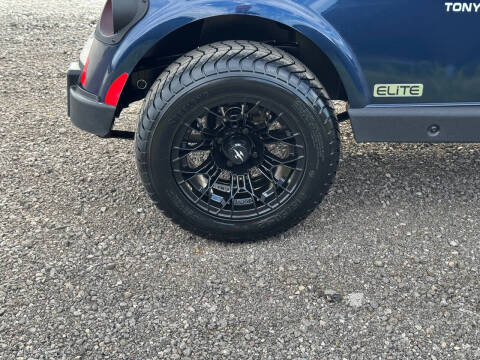 2025 E-Z-GO Freedom RXV