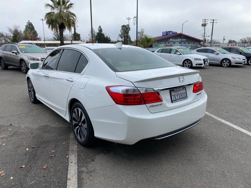 2015 Honda Accord Hybrid EX-L photo 4