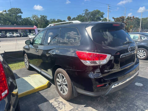 2013 Nissan Pathfinder SV