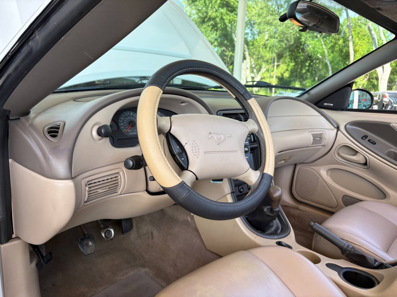 2001 Ford Mustang 29
