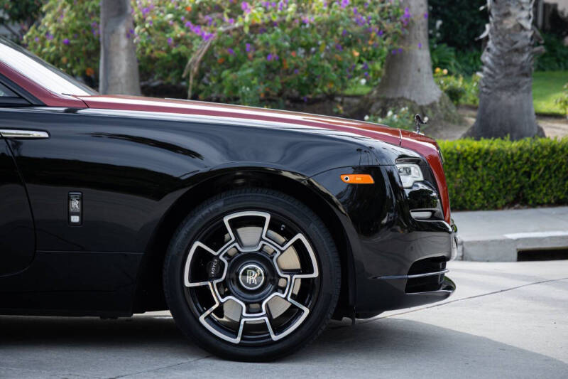 2019 Rolls-Royce Black Badge Dawn