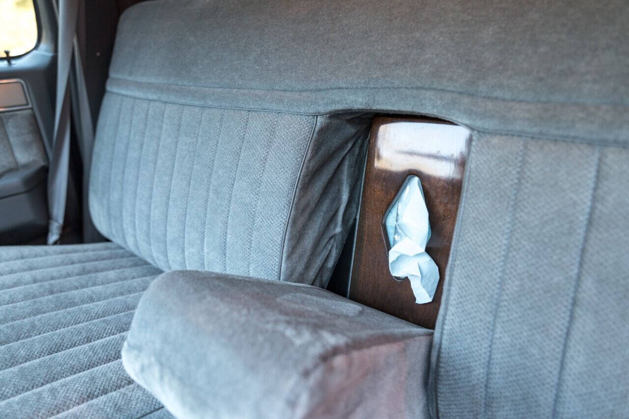1988 Chevrolet Suburban 32