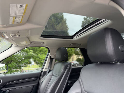 2019 Land Rover Discovery SE