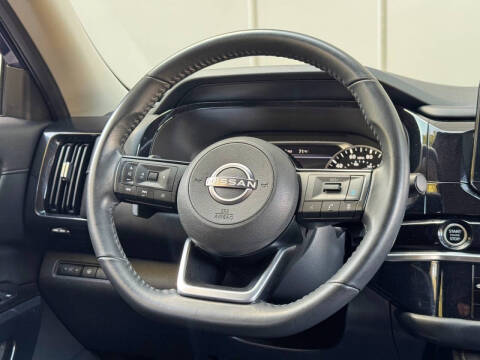 2022 Nissan Pathfinder SV