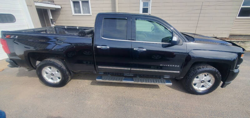 2018 Chevrolet Silverado 1500 LTZ photo 2