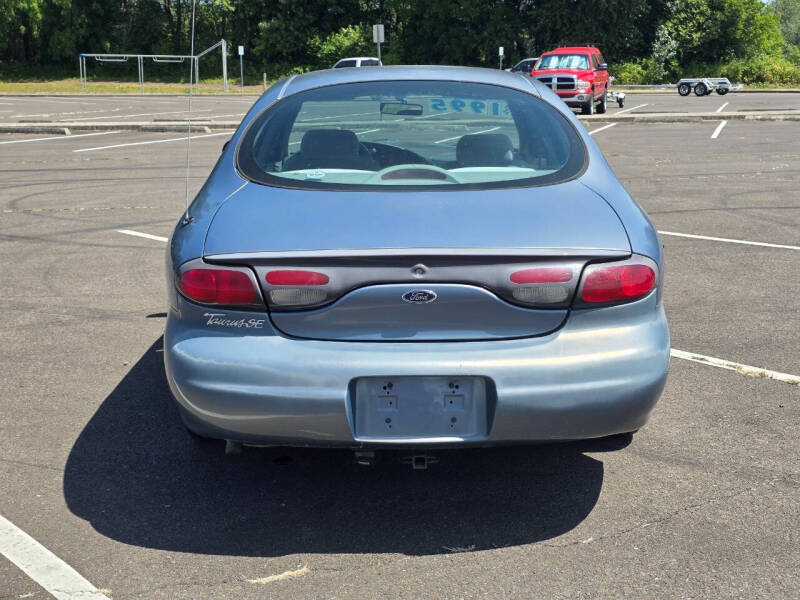 1999 Ford Taurus SE